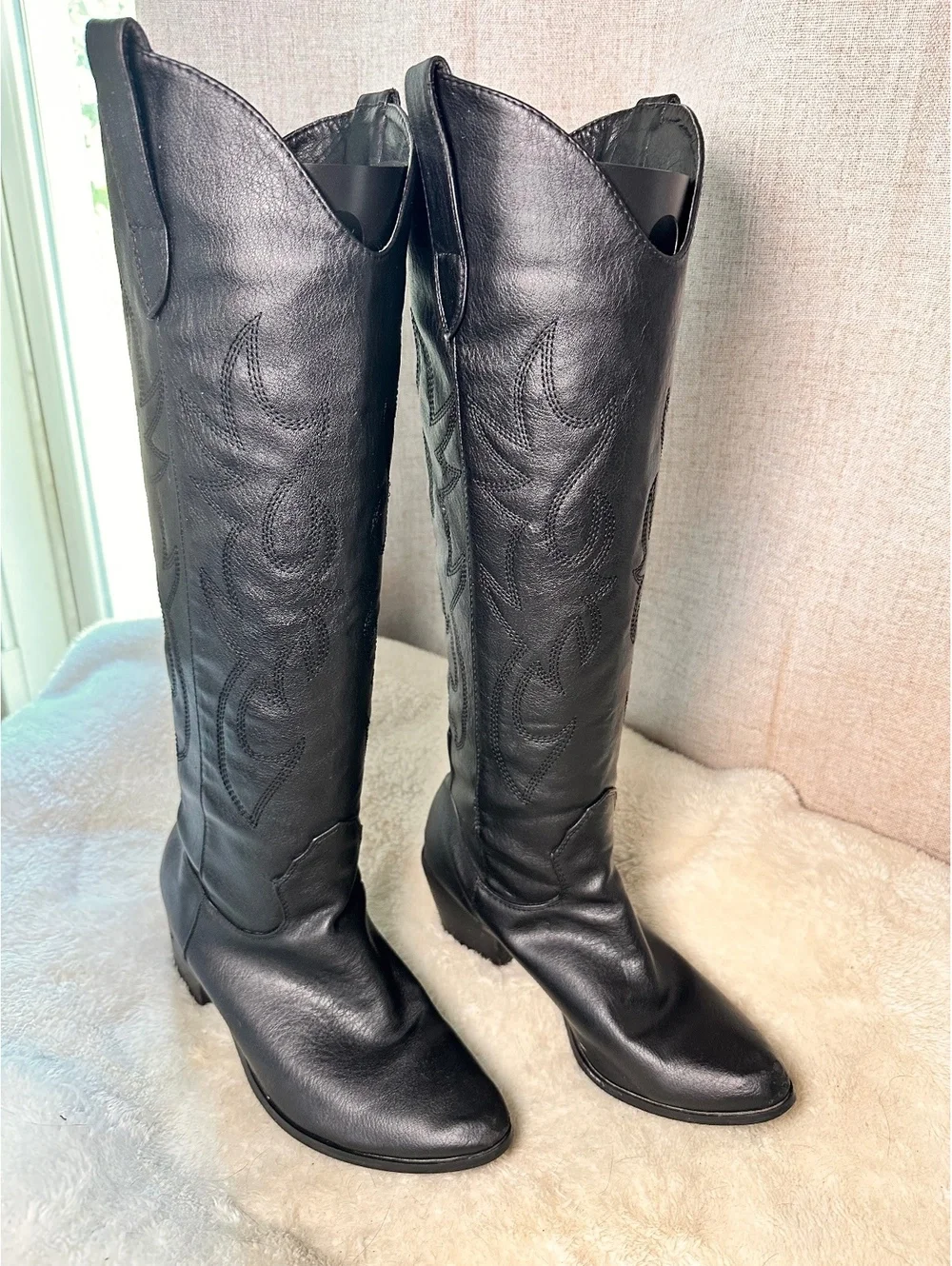Women’s Black Western Cowboy Boots – Size 8 – Tall Embroidered Pointed Toe